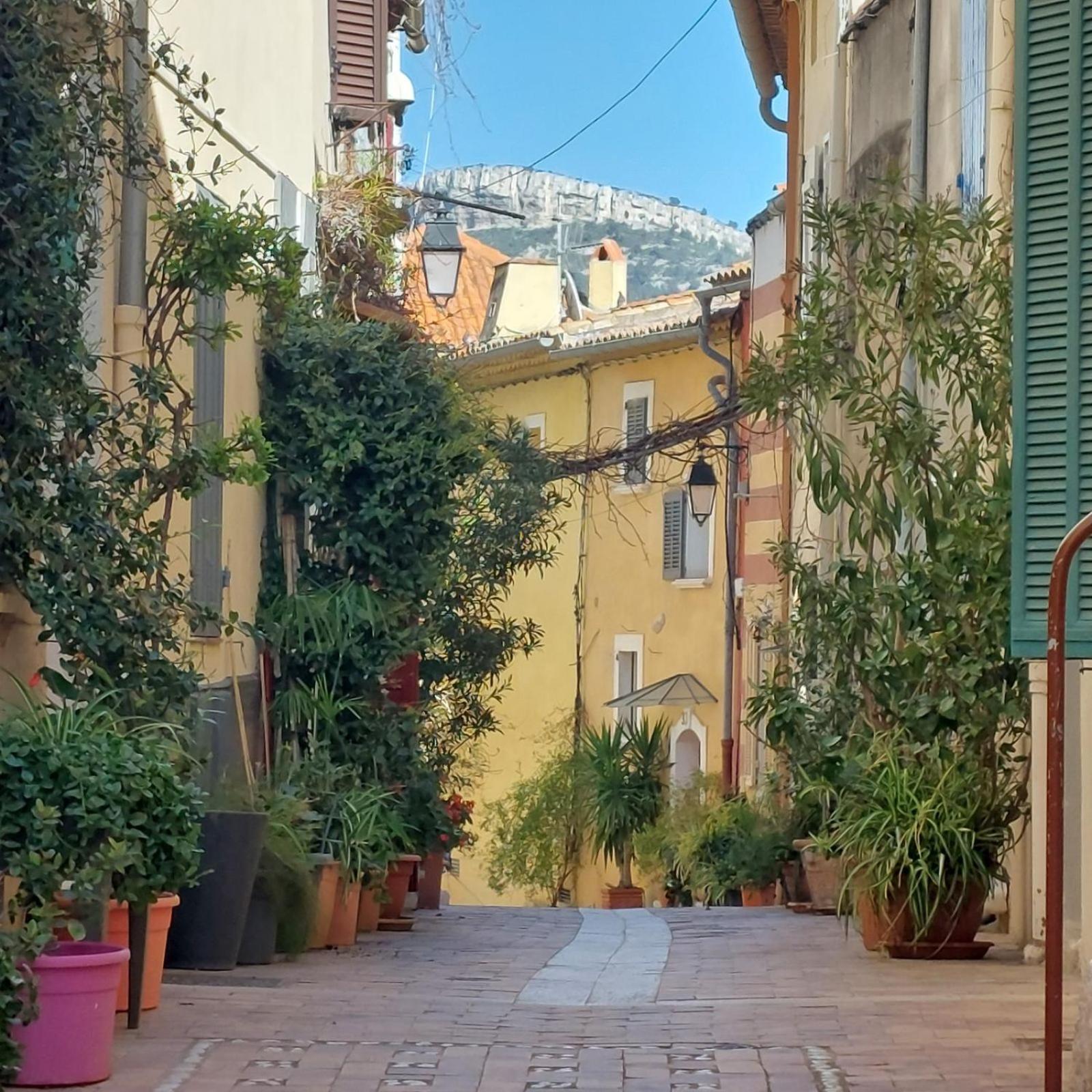 Appartement Le Mehari Cassis Exteriör bild