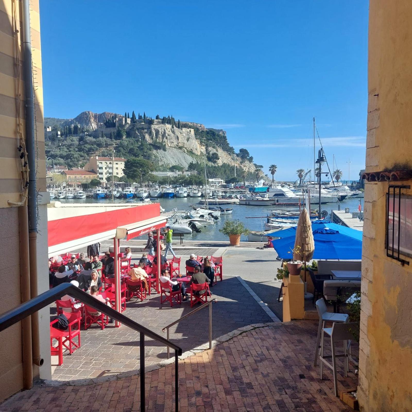 Appartement Le Mehari Cassis Exteriör bild